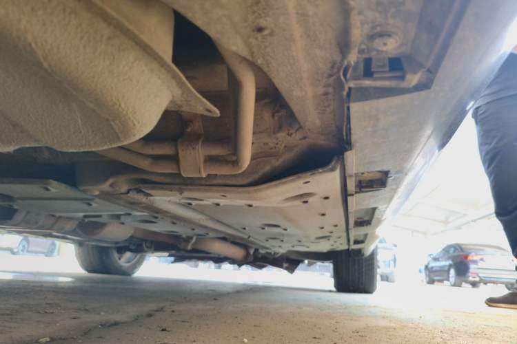 Used Hongqi H7  Chassis Rear Right