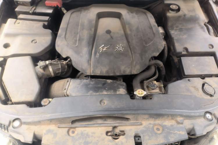 Used Hongqi H7 2015 2.0T Luxury Model Engine Bay