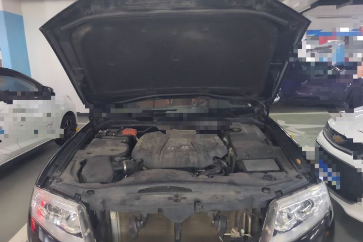 Used Hongqi H7 2015 2.0T Luxury Model Engine Bay