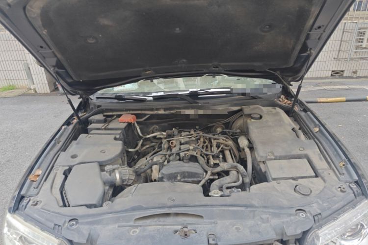 Used Hongqi H7 2015 2.0T Luxury Model Engine Bay