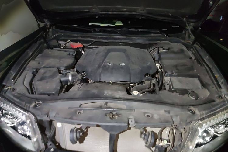 Used Hongqi H7 2015 2.0T Luxury Model Engine Bay