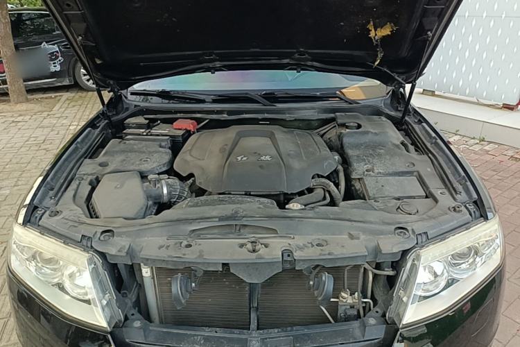 Used Hongqi H7 2015 1.8T Luxury Model Engine Bay