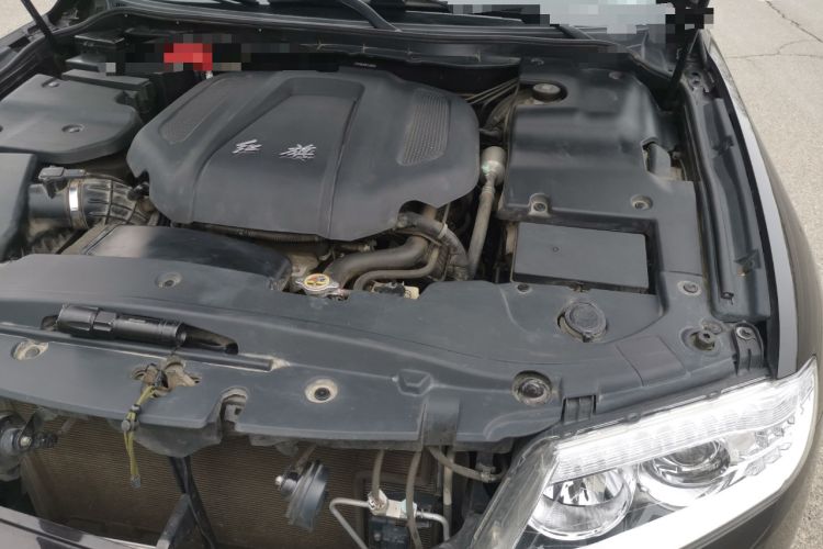 Used Hongqi H7 2015 2.0T Luxury Model Engine Bay Left