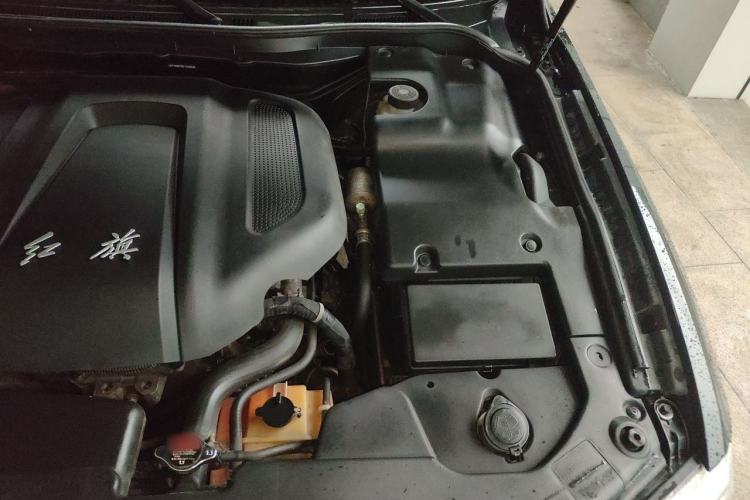 Used Hongqi H7 2015 1.8T Luxury Model Engine Bay Left
