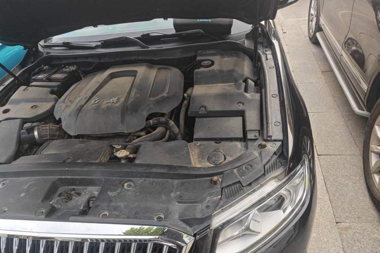Used Hongqi H7 2015 2.0T Prestige Model Engine Bay Left