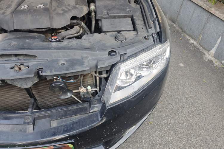 Used Hongqi H7 2015 1.8T Luxury Model Engine Bay Left