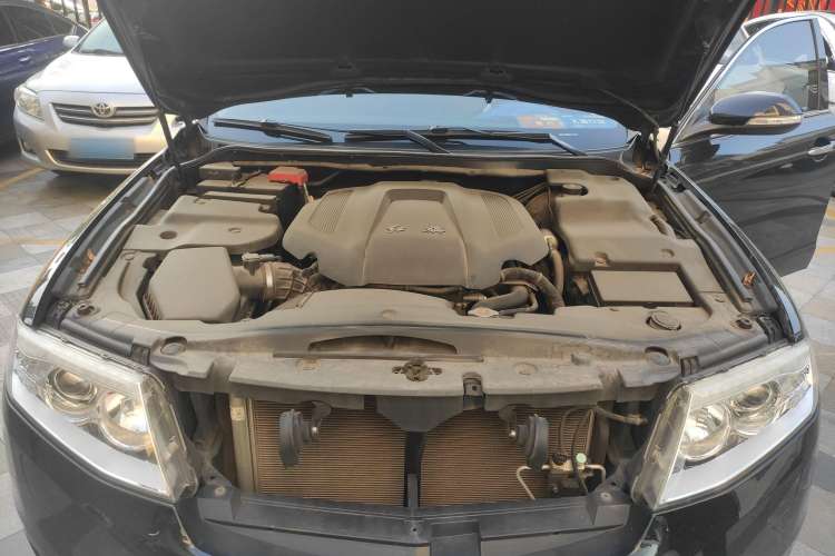 Used Hongqi H7 2015 2.0T Luxury Model Engine Bay