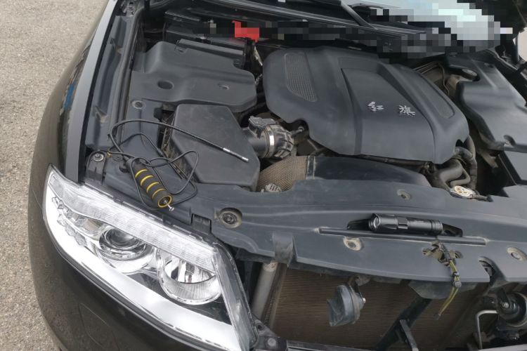 Used Hongqi H7 2015 2.0T Luxury Model Engine Bay Right