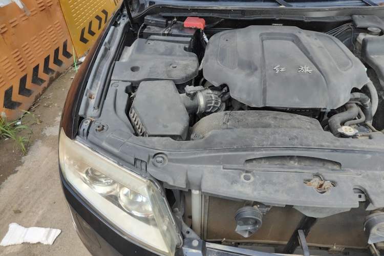 Used Hongqi H7 2015 2.0T Luxury Model Engine Bay Right