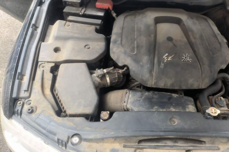 Used Hongqi H7 2015 2.0T Luxury Model Engine Bay Right