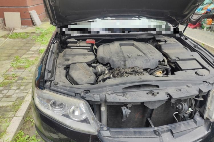 Used Hongqi H7 2015 2.0T Luxury Model Engine Bay Right