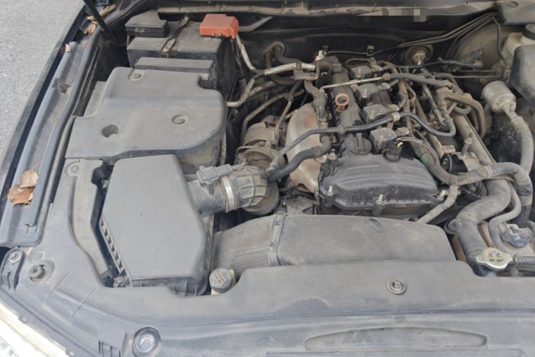 Used Hongqi H7 2015 2.0T Luxury Model Engine Bay Right