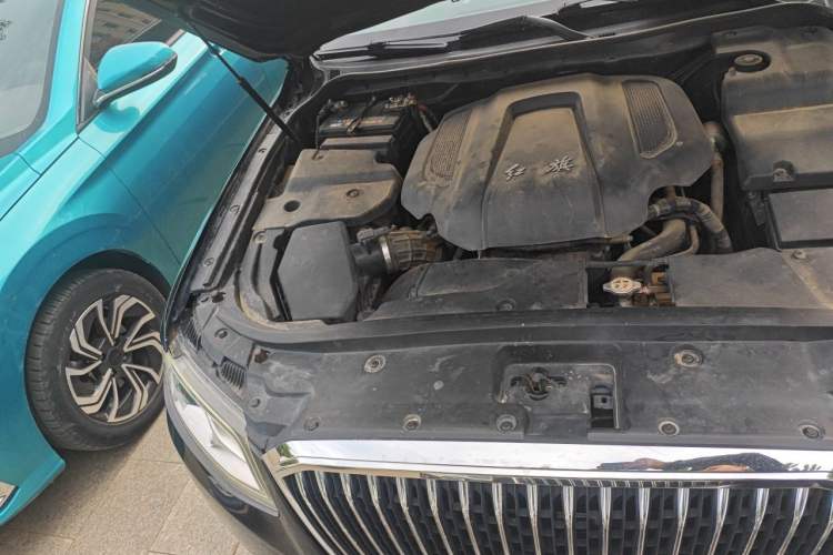 Used Hongqi H7 2015 2.0T Prestige Model Engine Bay Right