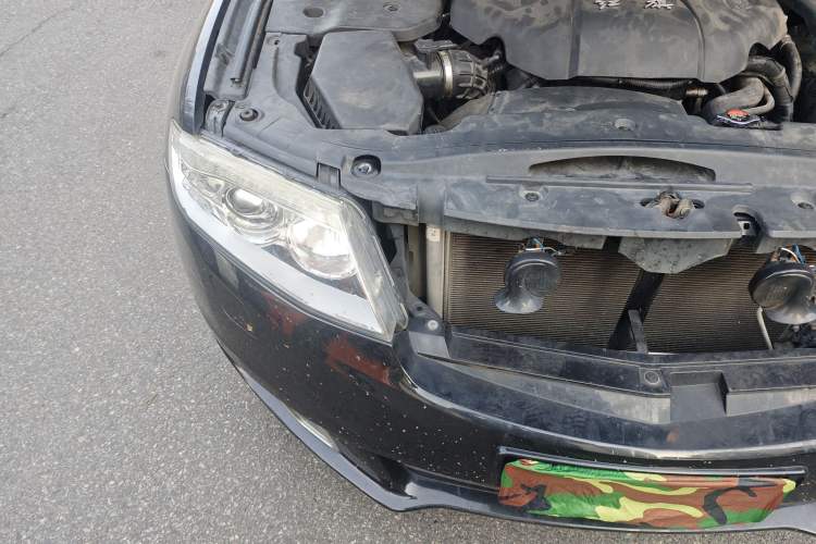 Used Hongqi H7 2015 1.8T Luxury Model Engine Bay Right