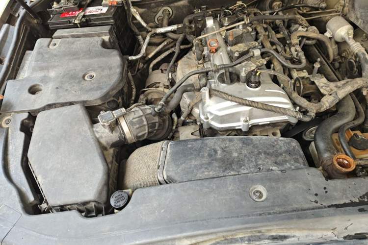 Used Hongqi H7 2015 1.8T Luxury Model Engine Bay Right