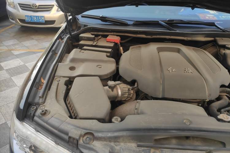 Used Hongqi H7 2015 2.0T Luxury Model Engine Bay Right