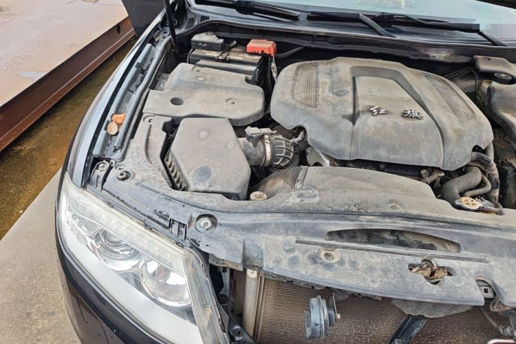 Used Hongqi H7 2015 2.0T Luxury Model Engine Bay Right