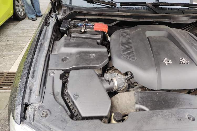 Used Hongqi H7 2015 1.8T Luxury Model Engine Bay Right