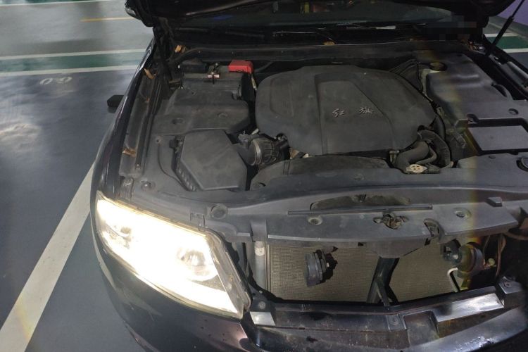 Used Hongqi H7 2015 2.0T Luxury Model Engine Bay Right