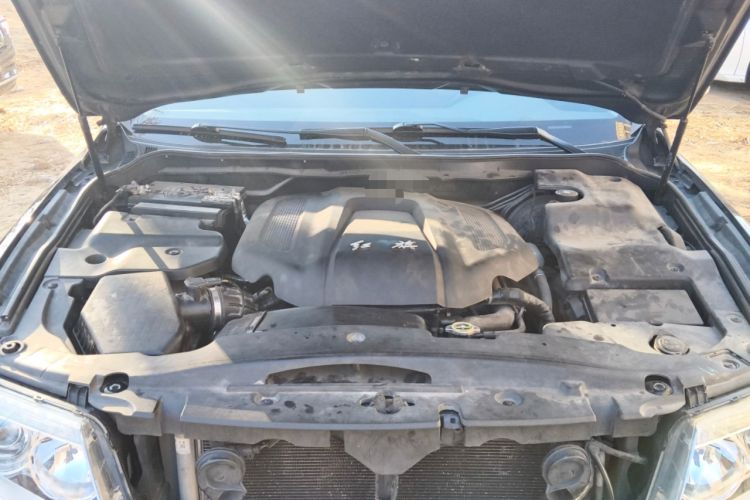 Used Hongqi H7 2015 2.0T Luxury Model Engine Bay