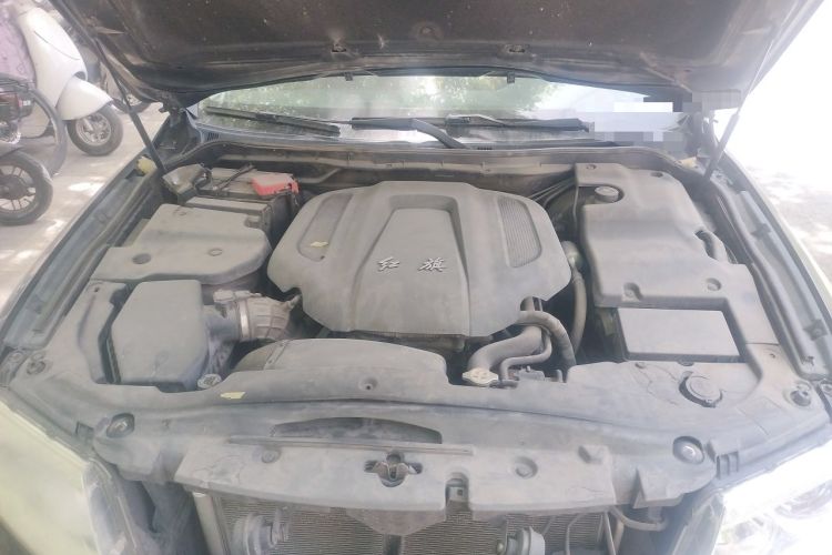 Used Hongqi H7 2015 2.0T Luxury Model Engine Bay