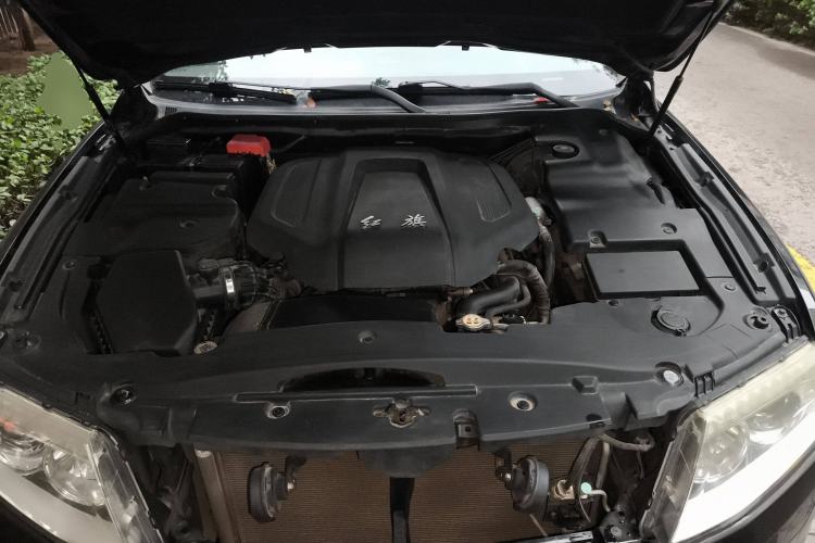 Used Hongqi H7 2015 2.0T Luxury Model Engine Bay