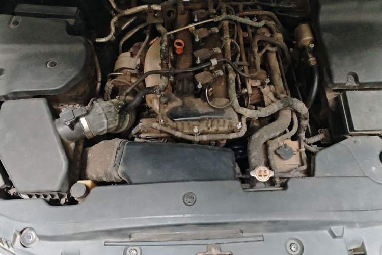 Used Hongqi H7 2015 2.0T Luxury Model Engine Bay