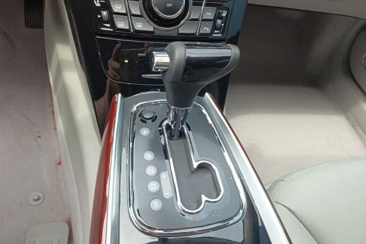 Used Hongqi H7 2015 2.0T Luxury Model Gear Lever