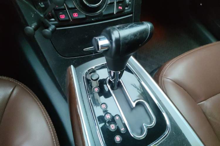 Used Hongqi H7 2015 2.0T Luxury Model Gear Lever