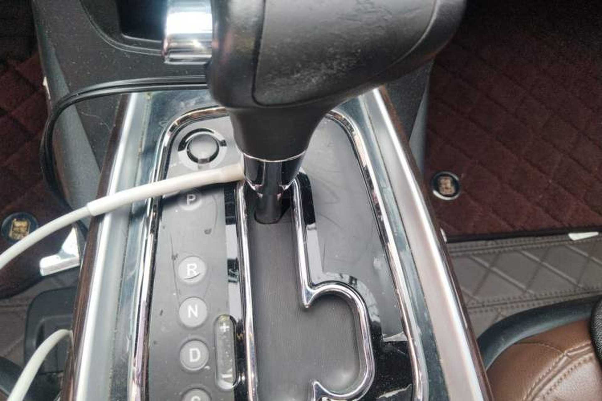 Used Hongqi H7 2015 2.0T Luxury Model Gear Lever