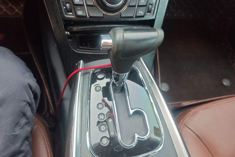 Used Hongqi H7 2015 1.8T Luxury Model Gear Lever
