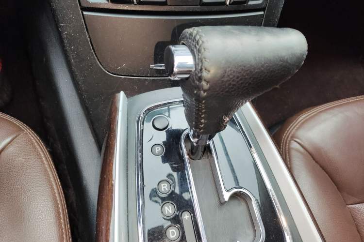 Used Hongqi H7 2015 1.8T Luxury Model Gear Lever