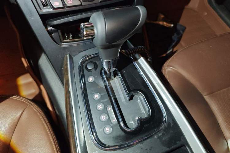 Used Hongqi H7 2015 2.0T Luxury Model Gear Lever
