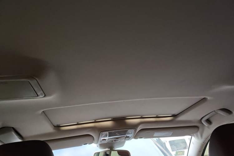 Used Hongqi H7 2015 2.0T Prestige Model Headliner