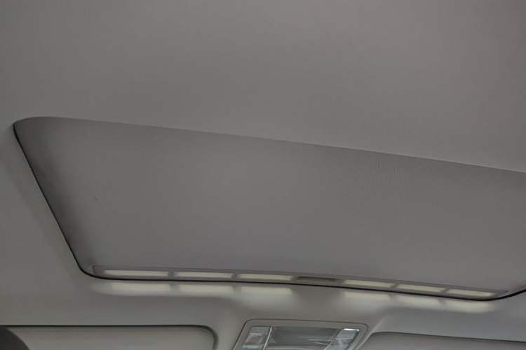 Used Hongqi H7 2015 2.0T Luxury Model Headliner