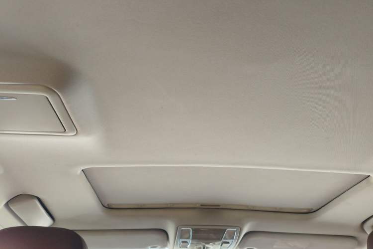 Used Hongqi H7  Headliner
