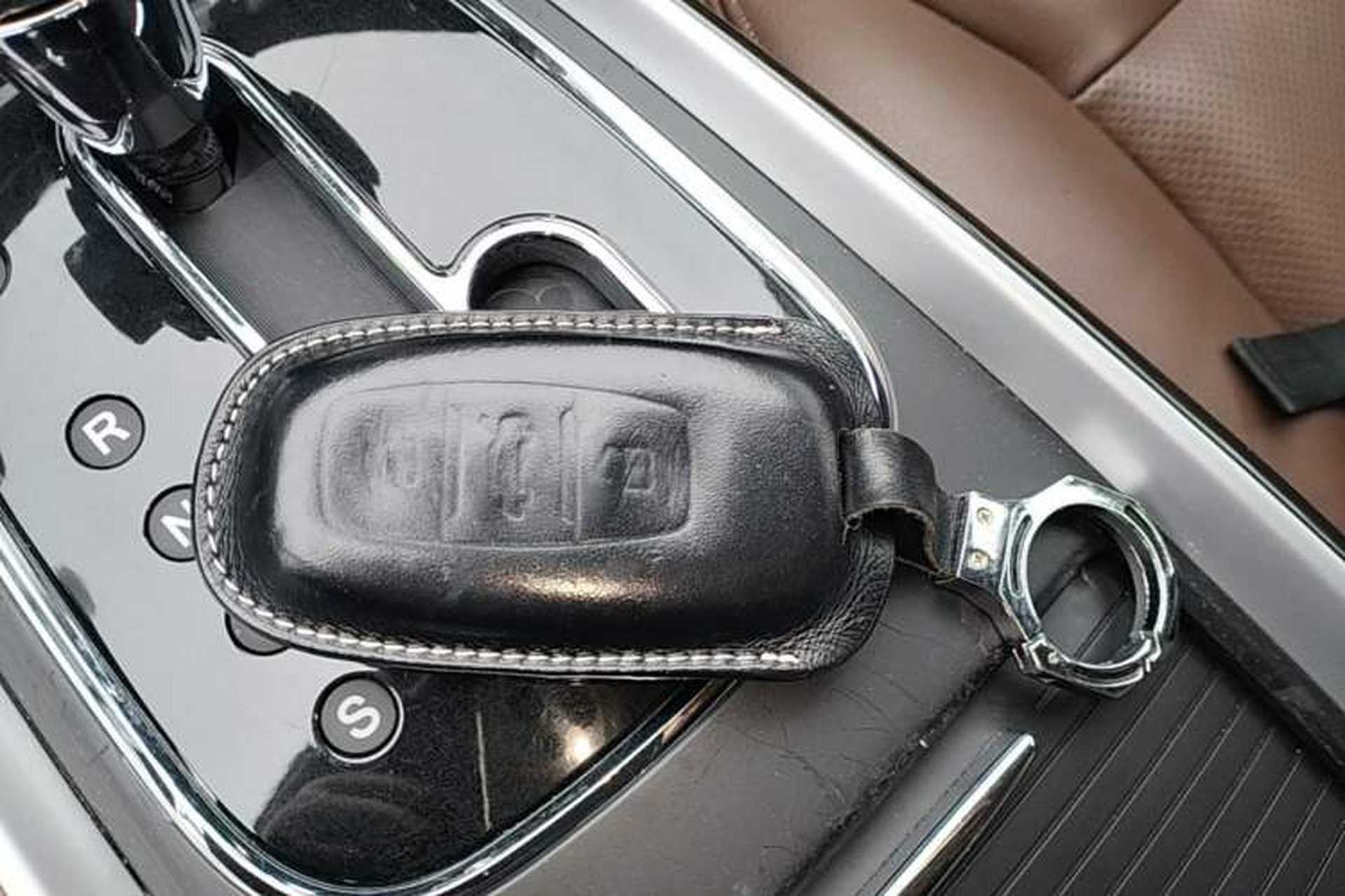 Used Hongqi H7 2015 2.0T Luxury Model Interior 1