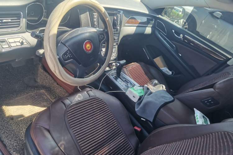 Used Hongqi H7 2015 2.0T Luxury Model Interior 1
