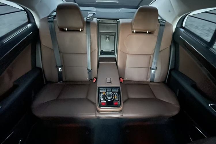Used Hongqi H7 2015 2.0T Prestige Model Interior 10