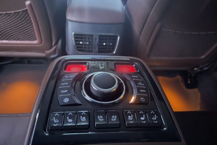 Used Hongqi H7 2015 2.0T Luxury Model Interior 13