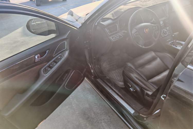 Used Hongqi H7 2015 2.0T Luxury Model Interior 2