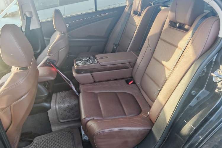 Used Hongqi H7 2015 2.0T Luxury Model Interior 3
