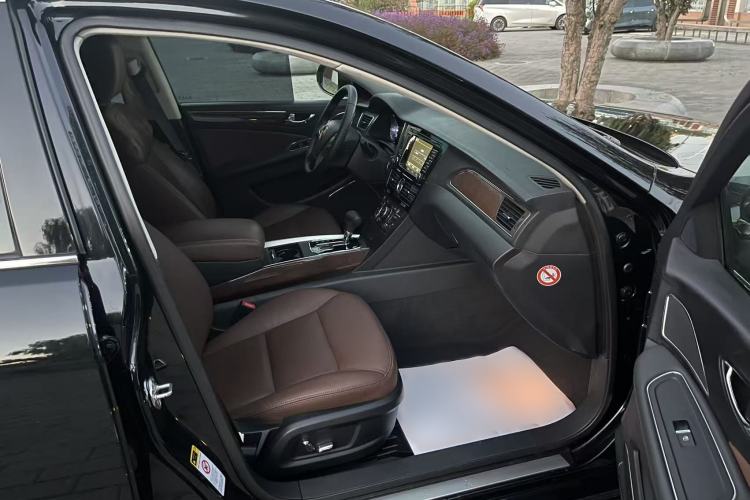 Used Hongqi H7 2015 2.0T Luxury Model Interior 4