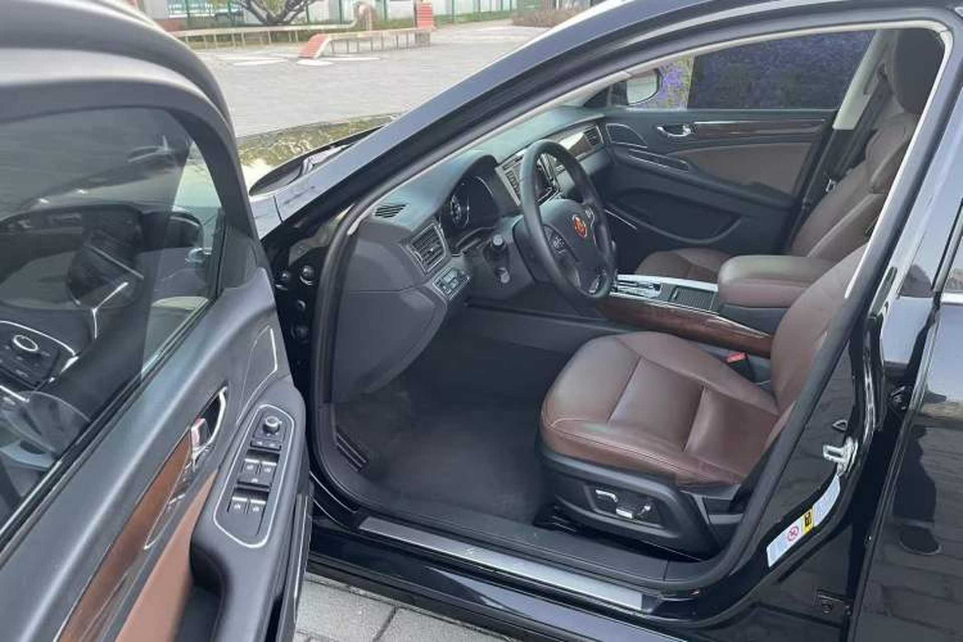 Used Hongqi H7 2015 2.0T Prestige Model Interior 4