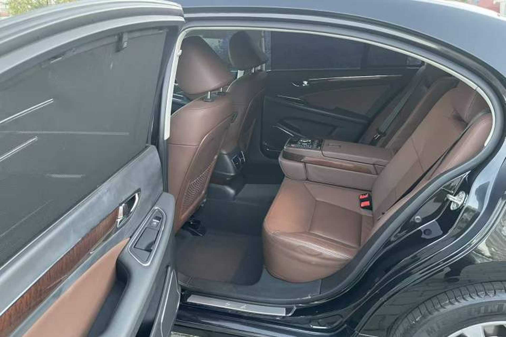 Used Hongqi H7 2015 2.0T Prestige Model Interior 5