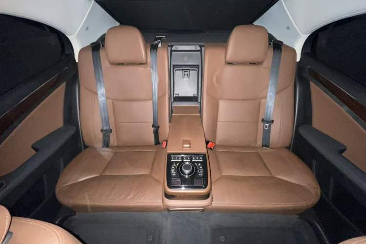 Used Hongqi H7 2015 2.0T Luxury Model Interior 6
