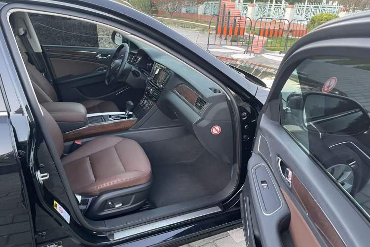Used Hongqi H7 2015 2.0T Prestige Model Interior 8