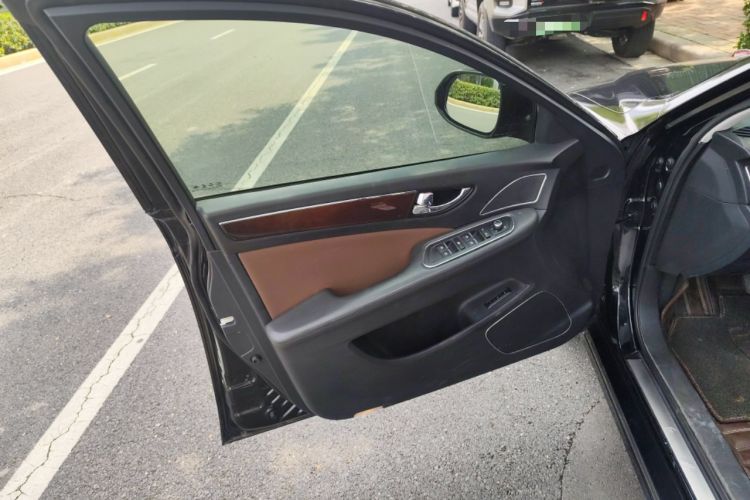 Used Hongqi H7 2015 2.0T Luxury Model Left Front Door Interior