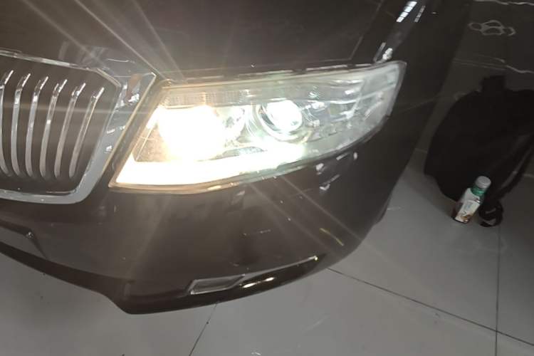 Used Hongqi H7 2015 2.0T Luxury Model Left Front Headlight