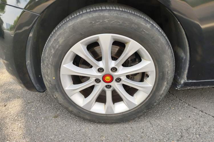 Used Hongqi H7 2015 2.0T Luxury Model Left Front Wheel Hub